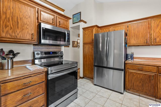 12605 Ellison Circle, Omaha, NE 68164