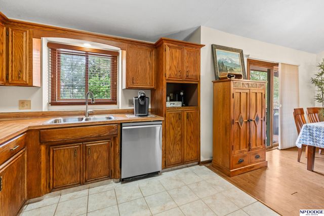 12605 Ellison Circle, Omaha, NE 68164