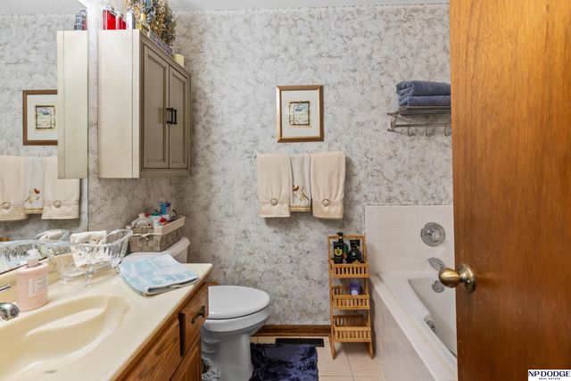 12605 Ellison Circle, Omaha, NE 68164