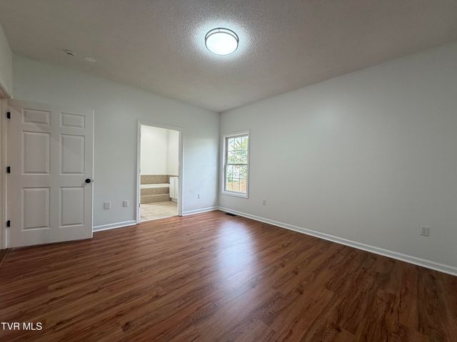 25 Bedding Place, Johnson City, TN 37604