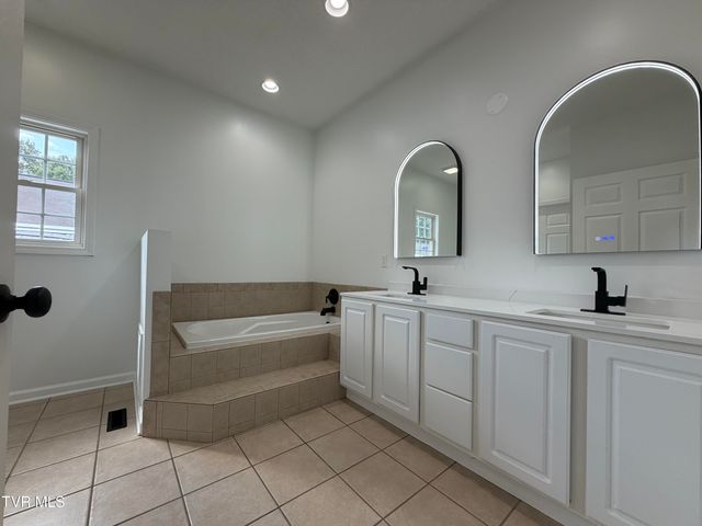 25 Bedding Place, Johnson City, TN 37604