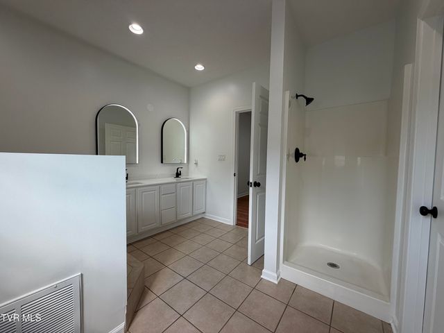 25 Bedding Place, Johnson City, TN 37604