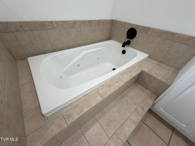 25 Bedding Place, Johnson City, TN 37604