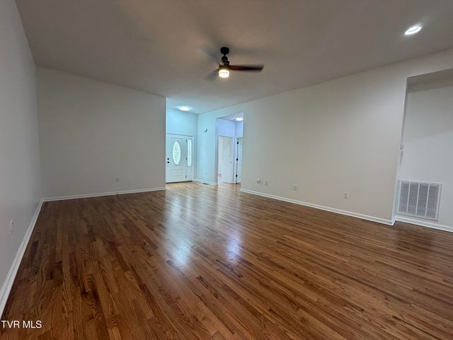25 Bedding Place, Johnson City, TN 37604