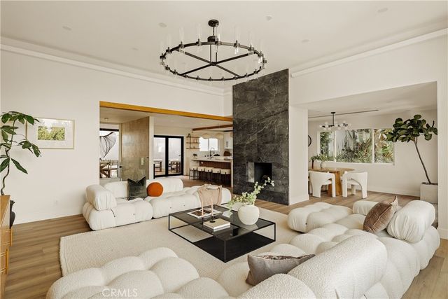 3619 Lowry Road, Los Angeles, CA 90027