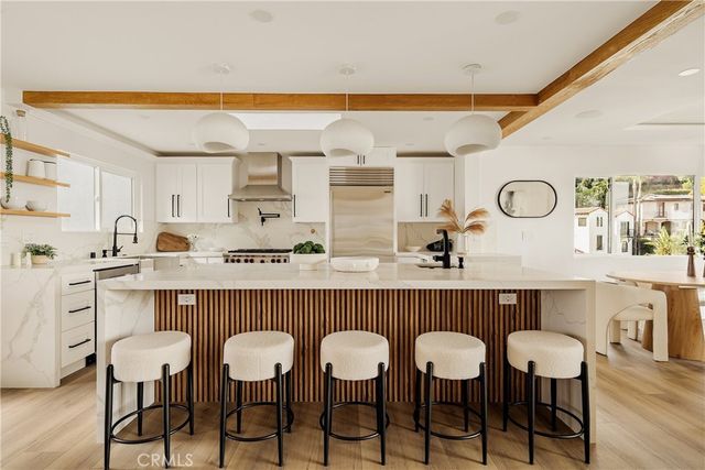 3619 Lowry Road, Los Angeles, CA 90027