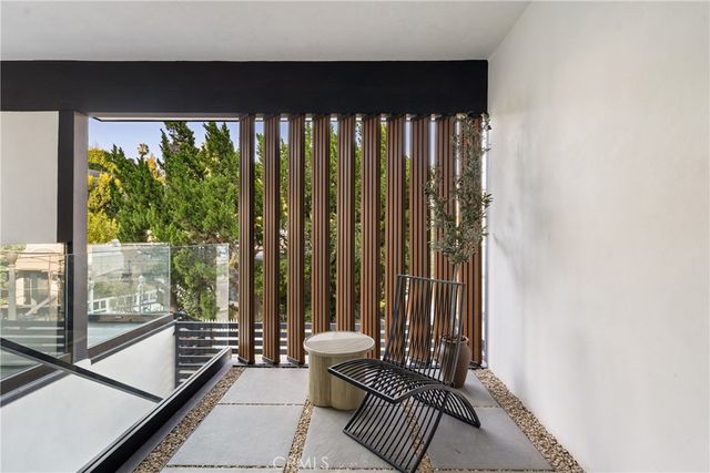 3619 Lowry Road, Los Angeles, CA 90027