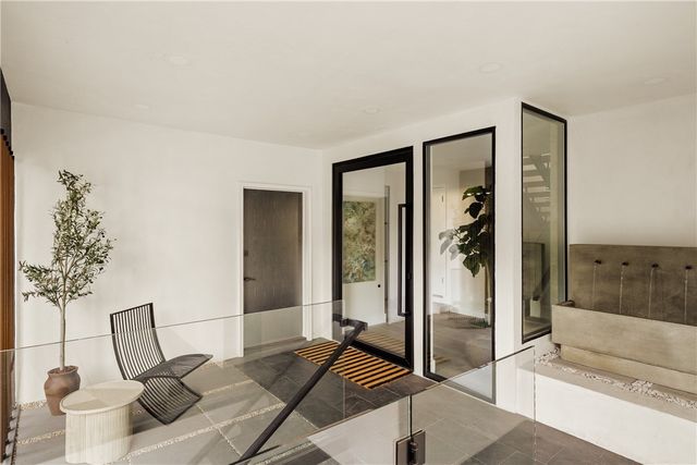 3619 Lowry Road, Los Angeles, CA 90027