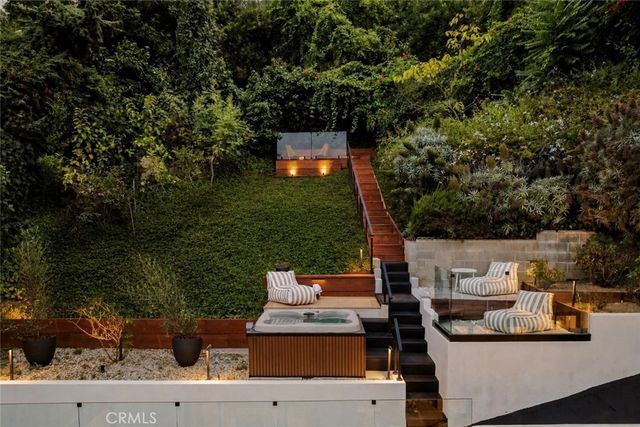 3619 Lowry Road, Los Angeles, CA 90027
