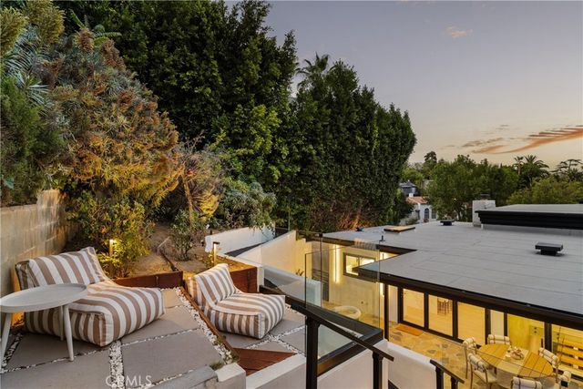 3619 Lowry Road, Los Angeles, CA 90027