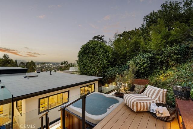 3619 Lowry Road, Los Angeles, CA 90027