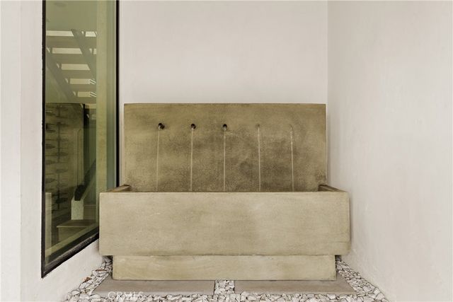 3619 Lowry Road, Los Angeles, CA 90027