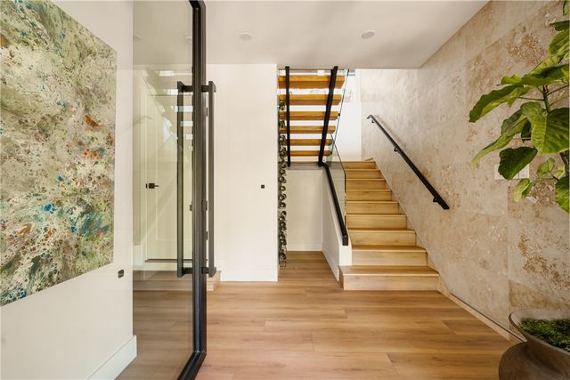 3619 Lowry Road, Los Angeles, CA 90027