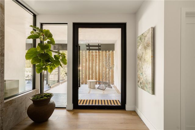 3619 Lowry Road, Los Angeles, CA 90027