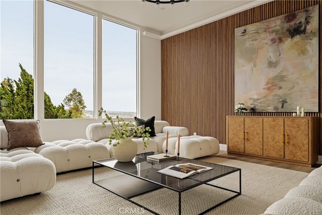 3619 Lowry Road, Los Angeles, CA 90027