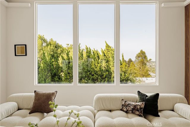 3619 Lowry Road, Los Angeles, CA 90027
