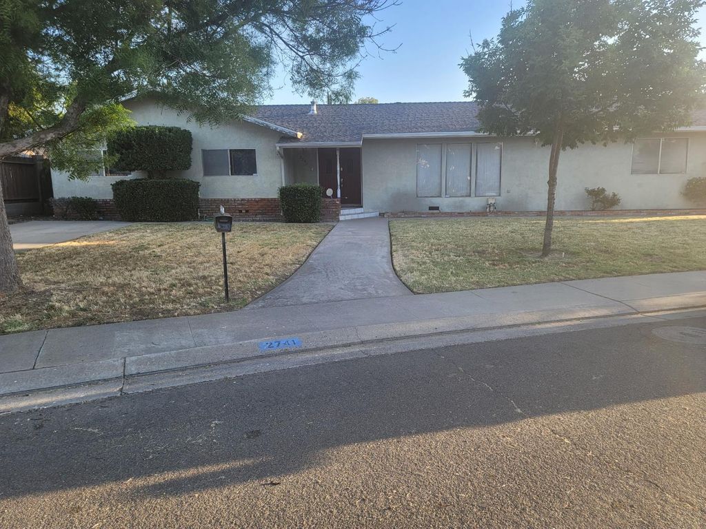 2741 Rosewood Ave, Ceres, CA 95307