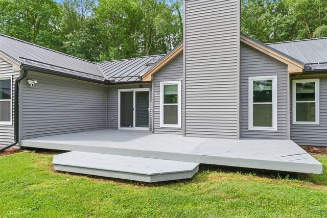 5205 F Drive, East Leroy, MI 49051