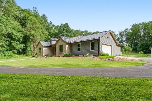 5205 F Drive, East Leroy, MI 49051