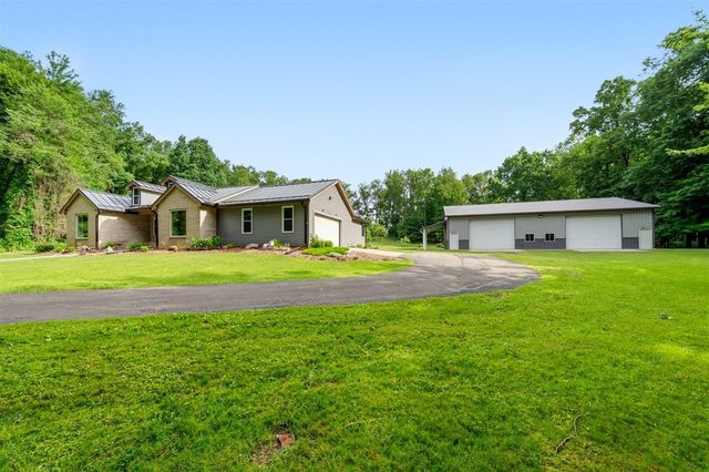 5205 F Drive, East Leroy, MI 49051