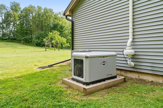 5205 F Drive, East Leroy, MI 49051