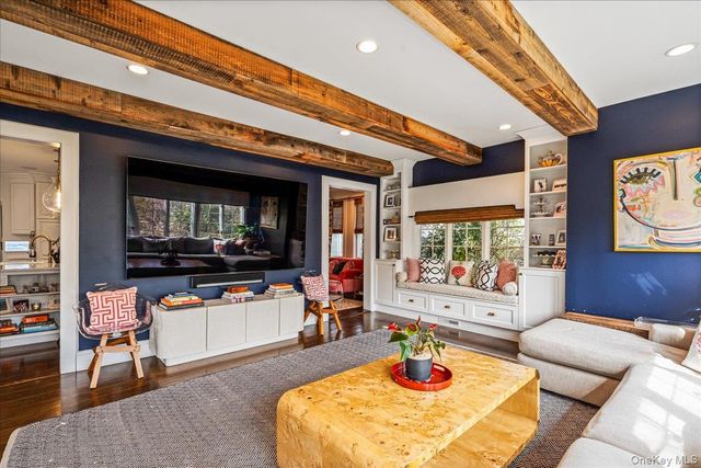 70 Magnolia Avenue, Garden City, NY 11530