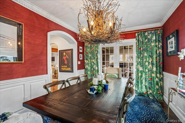 70 Magnolia Avenue, Garden City, NY 11530