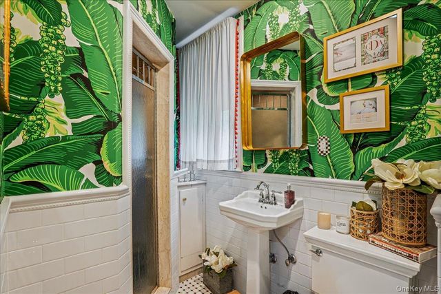 70 Magnolia Avenue, Garden City, NY 11530