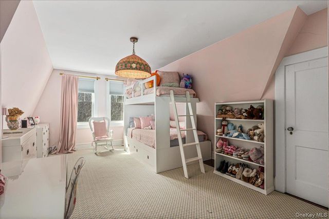 70 Magnolia Avenue, Garden City, NY 11530