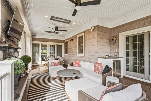 70 Magnolia Avenue, Garden City, NY 11530