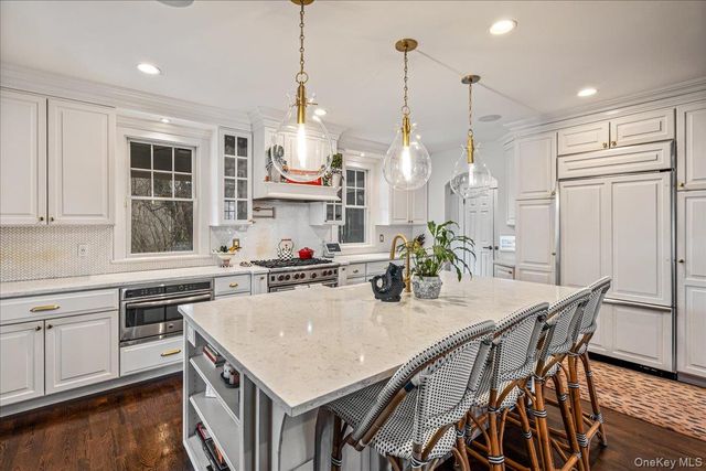 70 Magnolia Avenue, Garden City, NY 11530