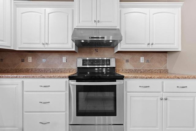 3585 GLEN ABBEY DRIVE, Green Bay, WI 54311