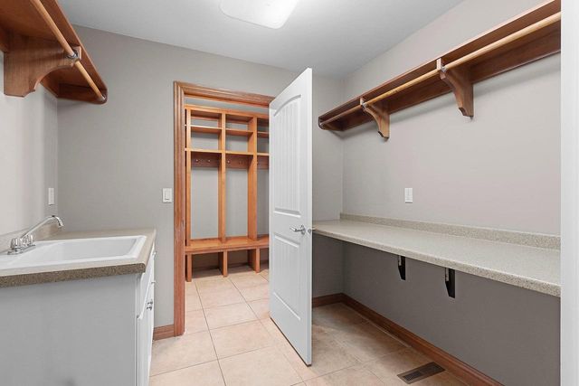 3585 GLEN ABBEY DRIVE, Green Bay, WI 54311