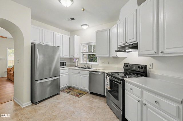 511 Glenolden Court, Cary, NC 27513