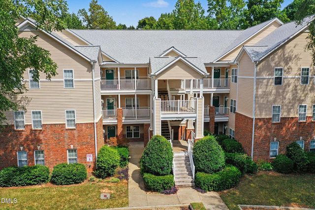 511 Glenolden Court, Cary, NC 27513