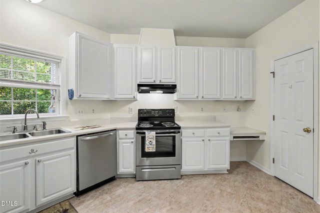 511 Glenolden Court, Cary, NC 27513