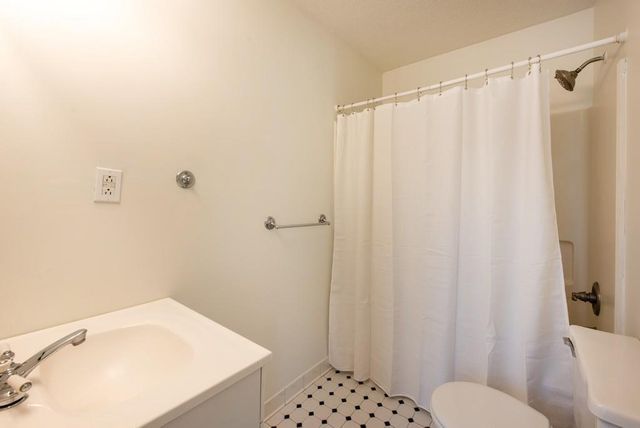 3850 Cedar Cliff SE Court, Smyrna, GA 30080