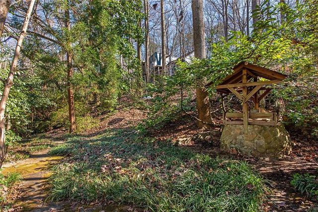 3850 Cedar Cliff SE Court, Smyrna, GA 30080