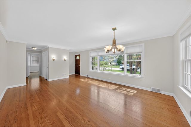 1945 Bosworth Lane, Northfield, IL 60093