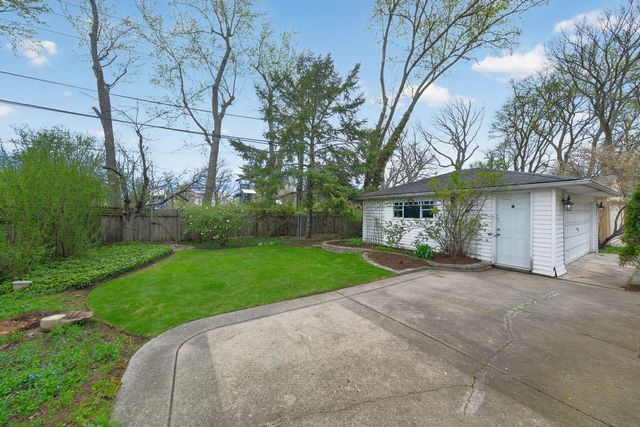 1945 Bosworth Lane, Northfield, IL 60093