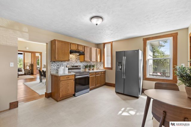 1112 N 31st Avenue, Omaha, NE 68131