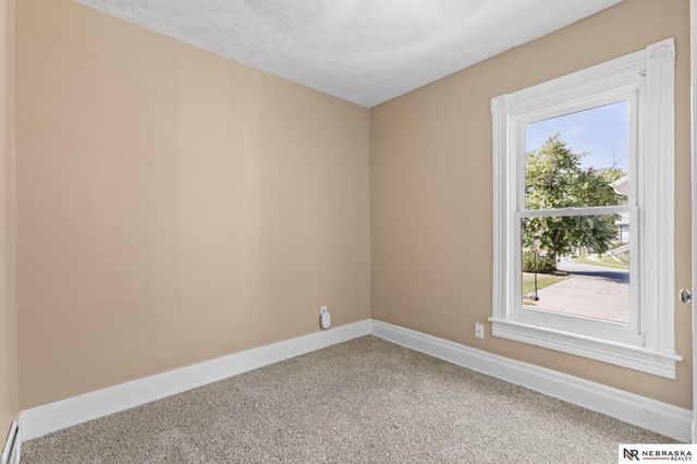 1112 N 31st Avenue, Omaha, NE 68131