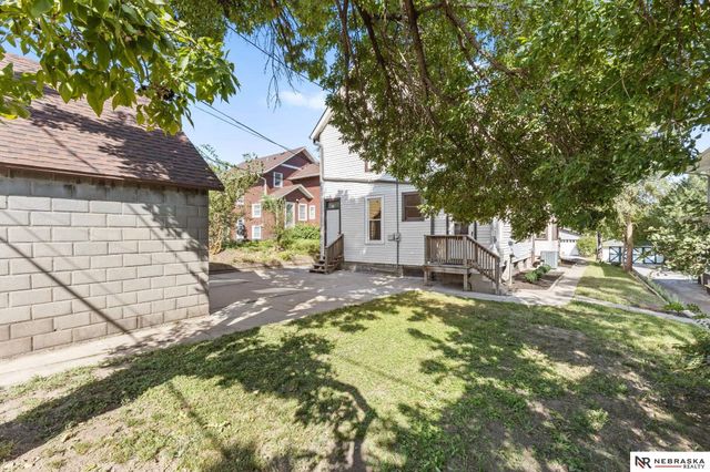 1112 N 31st Avenue, Omaha, NE 68131