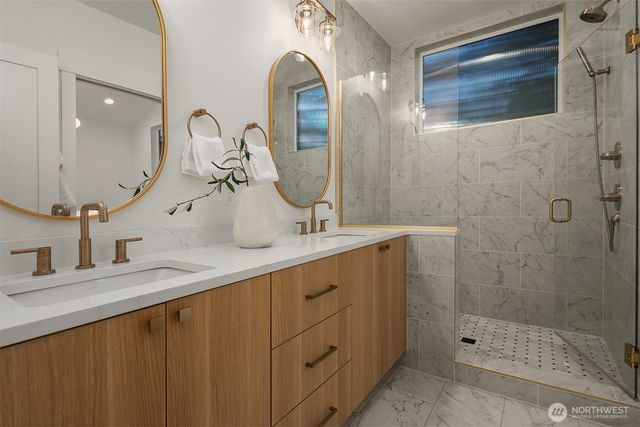 7020 127th Avenue NE, Kirkland, WA 98033