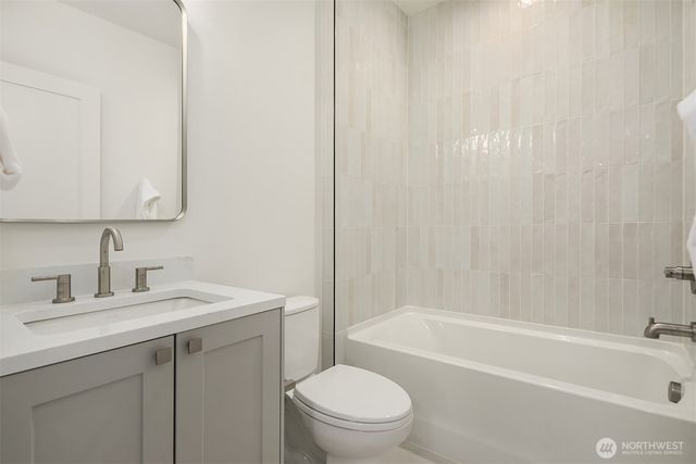 7020 127th Avenue NE, Kirkland, WA 98033