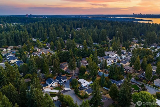 7020 127th Avenue NE, Kirkland, WA 98033