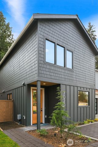 7020 127th Avenue NE, Kirkland, WA 98033