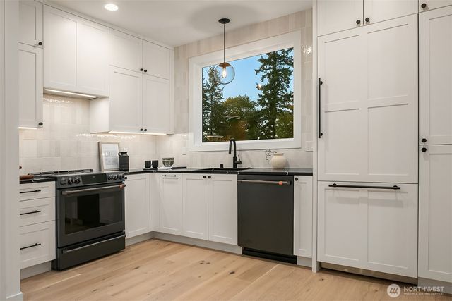 7020 127th Avenue NE, Kirkland, WA 98033