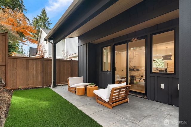 7020 127th Avenue NE, Kirkland, WA 98033