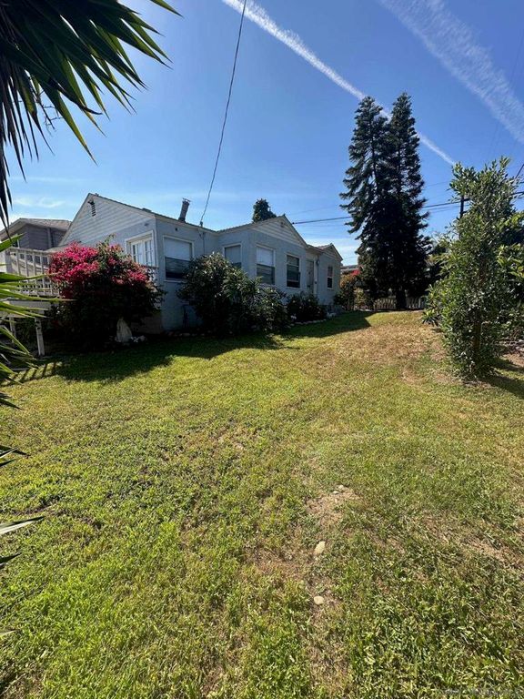 3245 Lowell, San Diego, CA 92106